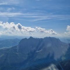 Flugwegposition um 13:11:43: Aufgenommen in der Nähe von Gemeinde Kirchdorf in Tirol, Österreich in 2242 Meter